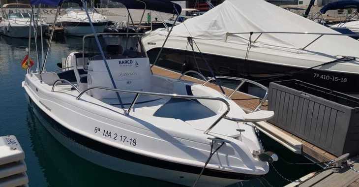 Rent a motorboat in Puerto de Málaga - Bluline 19 Open Plus