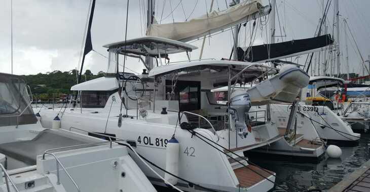 Rent a catamaran in Port Louis Marina - Lagoon 42