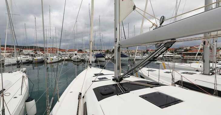 Rent a sailboat in ACI Marina Vodice - Dufour 430 GL