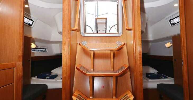 Rent a sailboat in Sangulin Marina - Bavaria Cruiser 37 - 3 cab.