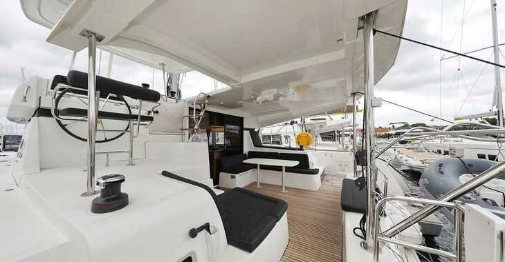 Rent a catamaran in Sangulin Marina - Lagoon 42 - 4 + 2 cab.