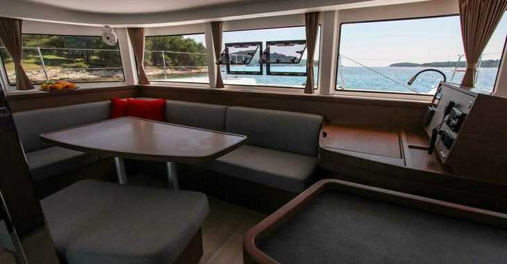 Louer catamaran à Sangulin Marina - Lagoon 42 - 4 + 2 cab.