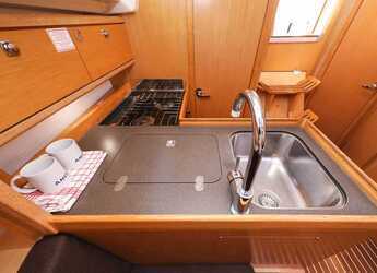 Chartern Sie segelboot in Trogir (ACI marina) - Bavaria Cruiser 34
