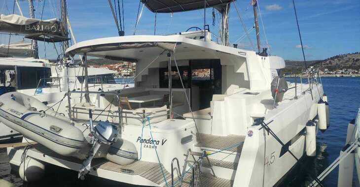 Rent a catamaran in Marina Frapa - Bali 4.5 - 4 + 2 cab.