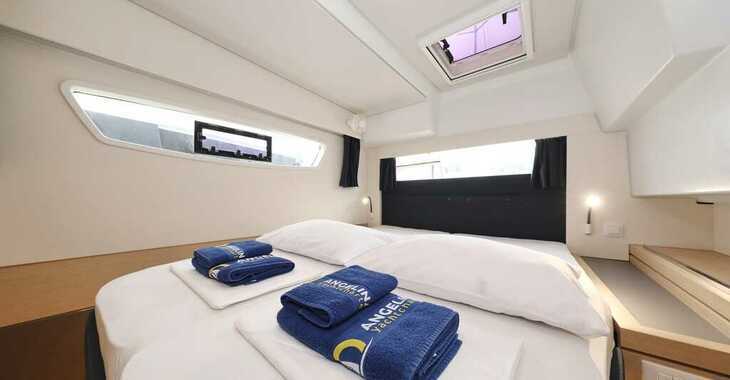 Rent a catamaran in Marina Frapa - Fountaine Pajot Saona 47 Quintet - 5 + 1 cab.