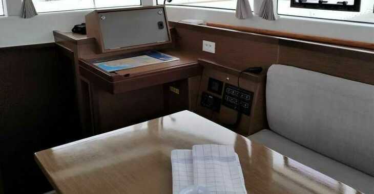 Chartern Sie katamaran in Marina Frapa - Lagoon 40 - 4 + 2 cab 