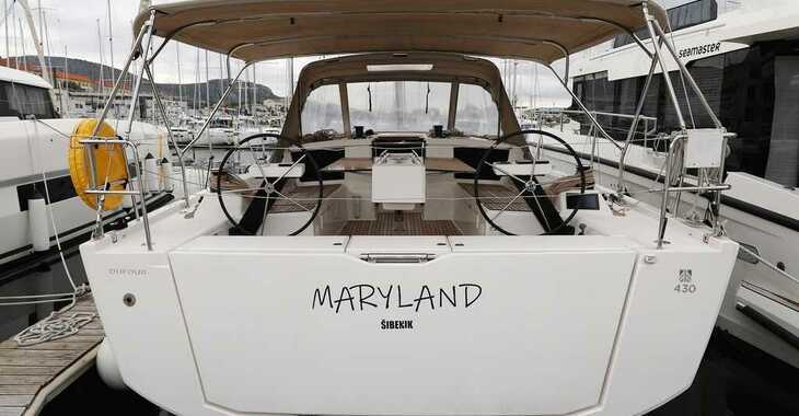 Rent a sailboat in Marina Mandalina - Dufour 430 - 3 cab.