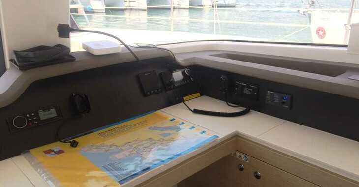 Rent a catamaran in SCT Marina - Bali 4.3 - 4 + 2 cab.
