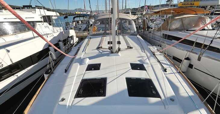 Rent a sailboat in SCT Marina - Oceanis 45 - 3 cab.
