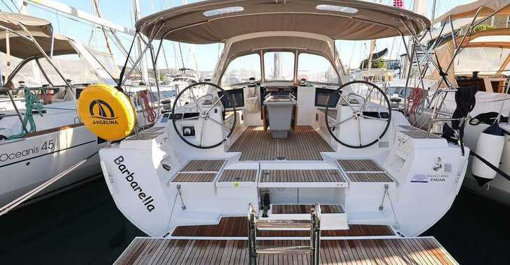 Rent a sailboat in SCT Marina - Oceanis 45 - 3 cab.