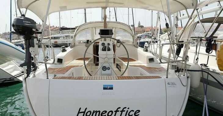 Rent a sailboat in ACI Marina Vodice - Bavaria Cruiser 33