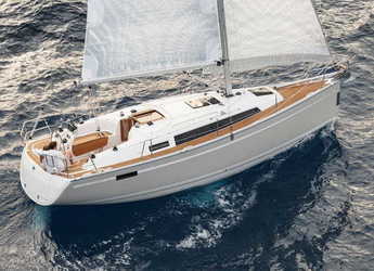 Rent a sailboat in Vodice ACI Marina - Bavaria Cruiser 33