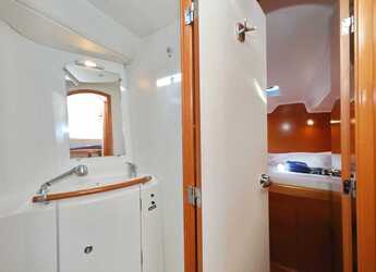 Louer catamaran à Sangulin Marina - Lagoon 380 S2 - 4 + 2 cab.