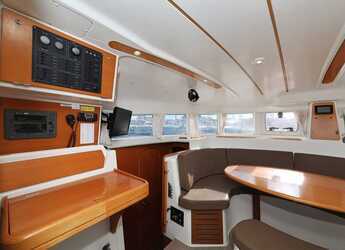 Louer catamaran à Sangulin Marina - Lagoon 380 S2 - 4 + 2 cab.