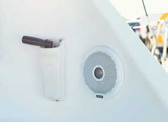 Louer catamaran à Sangulin Marina - Lagoon 380 S2 - 4 + 2 cab.