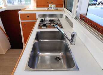 Louer catamaran à Sangulin Marina - Lagoon 380 S2 - 4 + 2 cab.