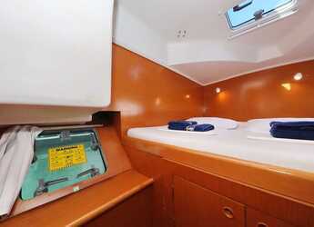 Louer catamaran à Sangulin Marina - Lagoon 380 S2 - 4 + 2 cab.