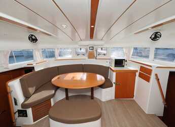 Louer catamaran à Sangulin Marina - Lagoon 380 S2 - 4 + 2 cab.