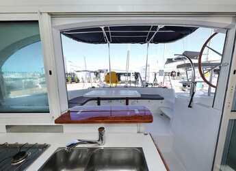 Louer catamaran à Sangulin Marina - Lagoon 380 S2 - 4 + 2 cab.