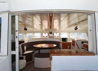 Louer catamaran à Sangulin Marina - Lagoon 380 S2 - 4 + 2 cab.