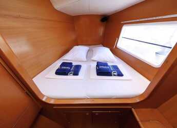 Louer catamaran à Sangulin Marina - Lagoon 380 S2 - 4 + 2 cab.