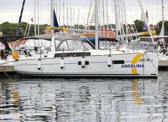 Louer voilier à Sangulin Marina - Oceanis 38 - 3 cab.