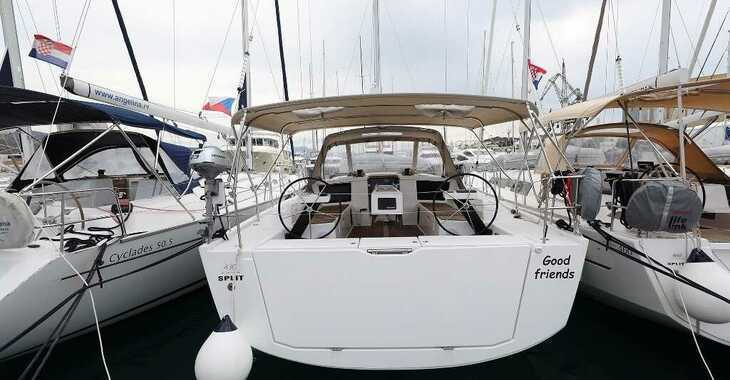 Chartern Sie segelboot in SCT Marina Trogir - Dufour 430 GL
