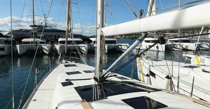 Chartern Sie segelboot in SCT Marina Trogir - Dufour 460 GL