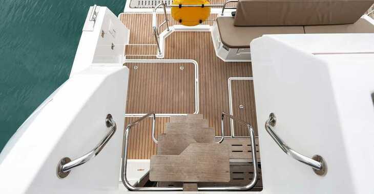 Rent a power catamaran in SCT Marina - Fountaine Pajot MY 37