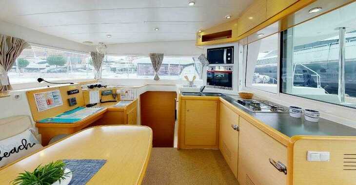 Rent a catamaran in SCT Marina - Lagoon 400 - 4 + 2 cab.