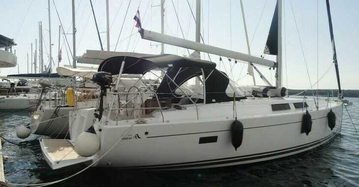 Rent a sailboat in Veruda - Hanse 455