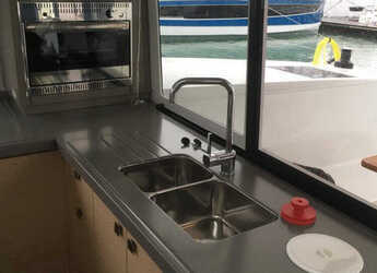 Louer catamaran à Marina Kastela - Lucia 40 (4cab./4 hds)