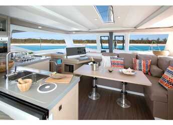 Louer catamaran à Marina Kastela - Lucia 40 (4cab./4 hds)