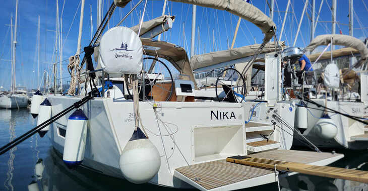 Rent a sailboat in Marina Kastela - Dufour 390 Grand Large