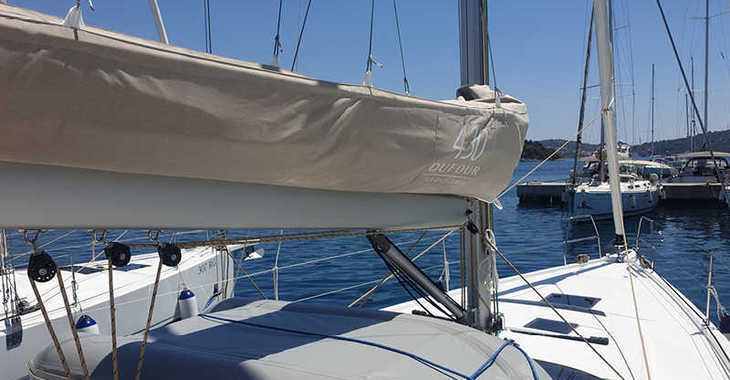 Rent a sailboat in Marina Kastela - Dufour 430 Grand Large