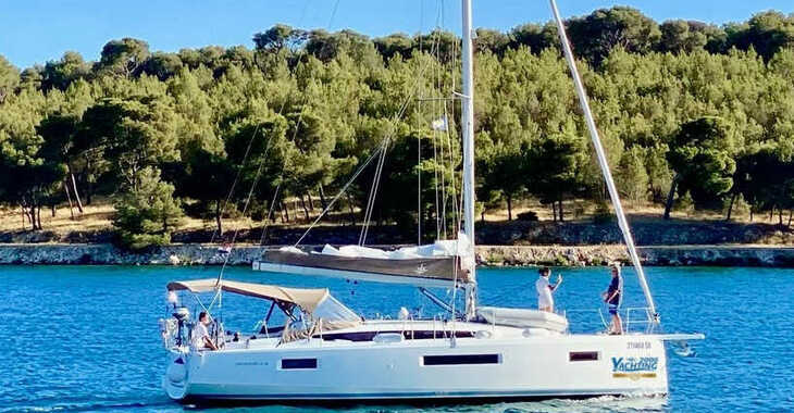 Rent a sailboat in Marina Mandalina - Sun Odyssey 410