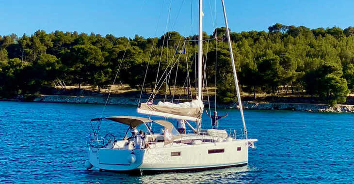 Chartern Sie segelboot in Marina Mandalina - Sun Odyssey 410