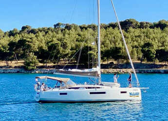 Rent a sailboat in Marina Mandalina - Sun Odyssey 410