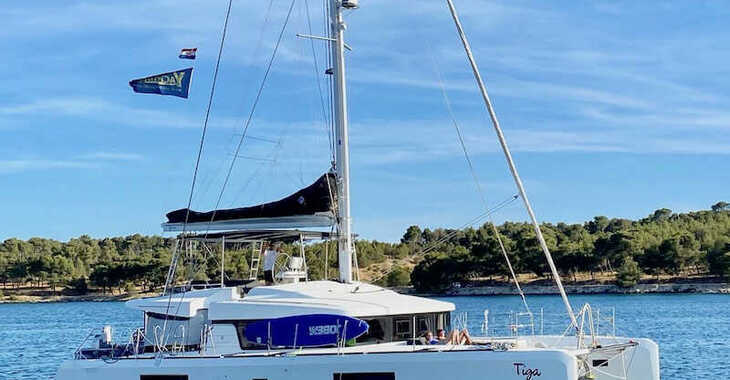 Rent a catamaran in Marina Mandalina - Lagoon 52-5