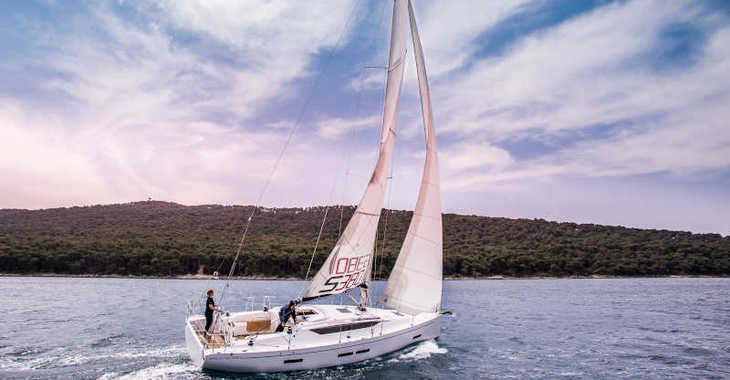 Rent a sailboat in Marine Pirovac - Salona 380 Performance