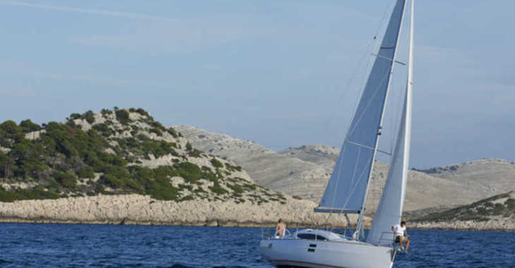 Rent a sailboat in Marine Pirovac - Elan Impressin 40.1