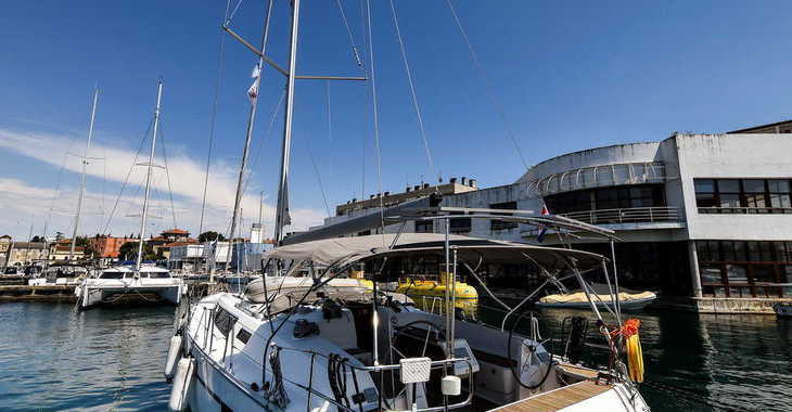 Chartern Sie segelboot in Zadar Marina - Bavaria Cruiser 46  