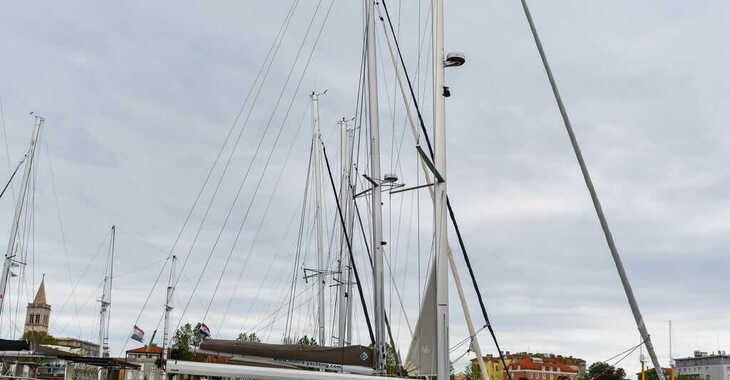 Rent a sailboat in Marina Tankerkomerc - Bavaria Cruiser 46  
