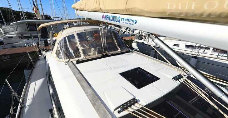 Rent a sailboat in Veruda Marina - Dufour 412
