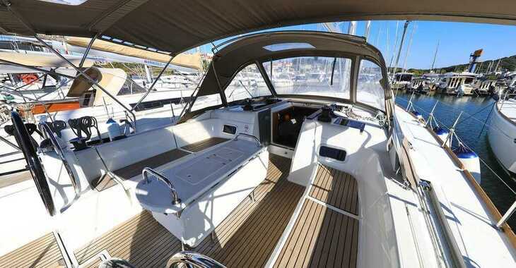 Rent a sailboat in Veruda - Sun Odyssey 519