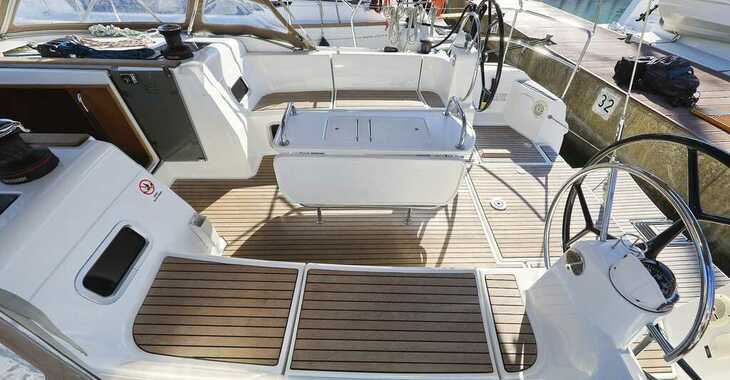 Rent a sailboat in Veruda Marina - Sun Odyssey 519