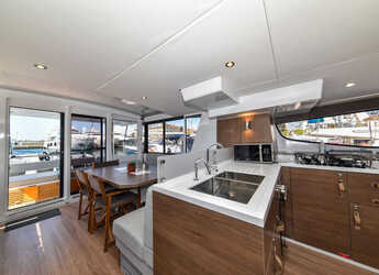 Noleggiare catamaran in Marina Tankerkomerc - Bali 4.6