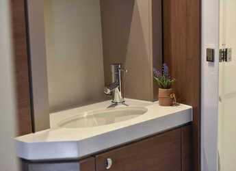 Noleggiare catamaran in Marina Tankerkomerc - Bali 4.6