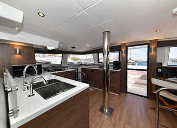 Noleggiare catamaran in Marina Tankerkomerc - Bali 4.6