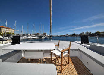 Noleggiare catamaran in Marina Tankerkomerc - Bali 4.6